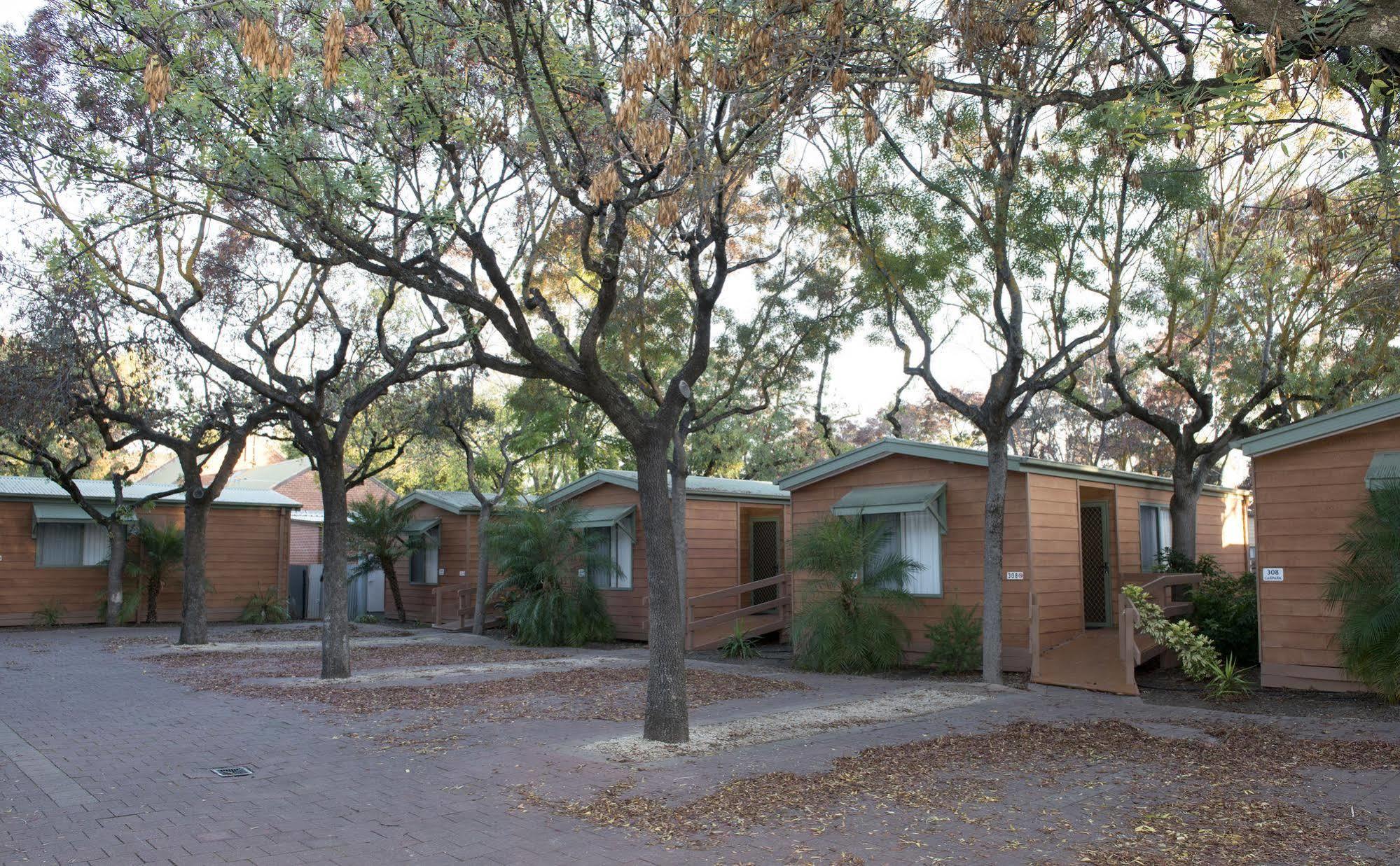 Adelaide Caravan Park - Aspen Holiday Parks Ngoại thất bức ảnh