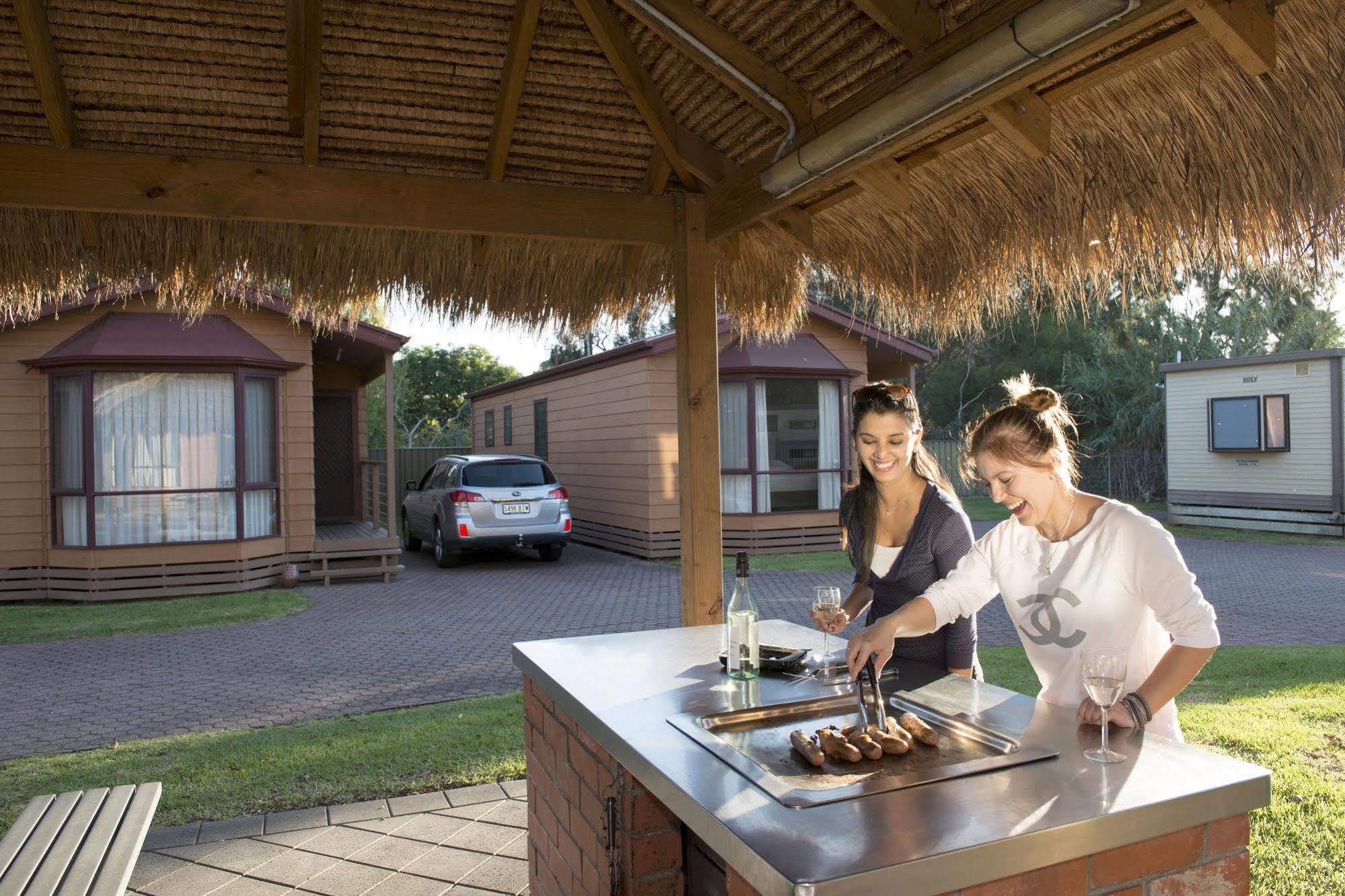 Adelaide Caravan Park - Aspen Holiday Parks Ngoại thất bức ảnh